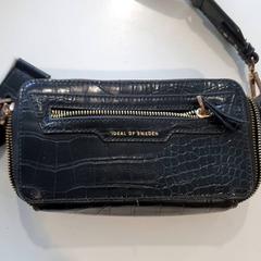 Purse, as reported by Zwarte Cross (Gemeentehuis) using iLost