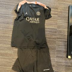 Short en t-shirt, zoals gemeld door Inntel Hotels Utrecht Centre met iLost