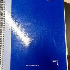 Cahier a carreaux pacs Bleu, couverture rigide, jak nahlášeno IKEA Bayonne Ametzondo pomocí iLost