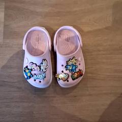 Crocs, amint azt Familiepark Drievliet az iLost segítségével jelentette.