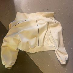 Jacket white with blue stripes WHITE, rapporterat av Room Mate Bruno med iLost
