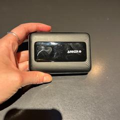 Banco de enerxía Black, segundo informou Hotel V Frederiksplein usando iLost