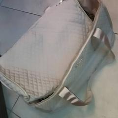 Reisetasche, gemeldet von Leonardo Royal Hotel Amsterdam über iLost