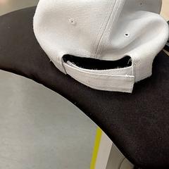 Boné, como reportado por IKEA Toulon utilizando o iLost