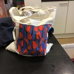 Sac en jute, a été signalé par Qbuzz U-OV utilisant iLost