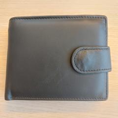 Wallet Fagelund, as reported by EBS OV Den Haag using iLost