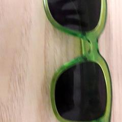Occhiali da sole, come riportato da IKEA Breda utilizzando iLost
