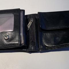 Een portefeuille, come riportato a iLost