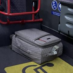 Beige and grey backpack, como reportado ao iLost