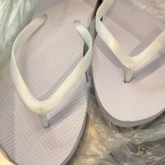 Badeschuhe White, gemeldet von MEININGER Hotel Leipzig Hauptbahnhof über iLost