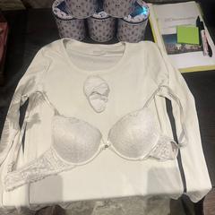 Sostenidor, Camisa & Mitjó, segons ha informat Van der Valk Hotel Amsterdam-Amstel mitjançant iLost