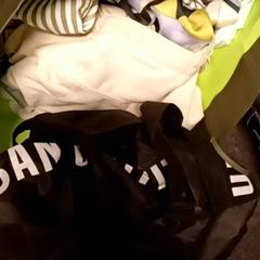 Roupa Several, como reportado por Mövenpick Hotel Amsterdam City Centre utilizando o iLost