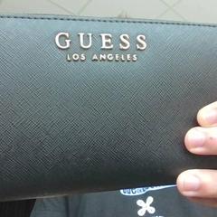 지갑 Guess Bishnu, iLost를 사용하여 Festivals Werchter에 보고됨