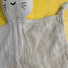 Plyšová facka Lapin bleu, jak nahlášeno IKEA Lille pomocí iLost