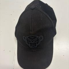 Cappellino da baseball black bananas, come riportato da Avonturenpark Hellendoorn utilizzando iLost