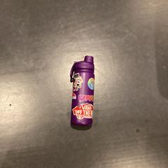 Láhev na vodu, jak nahlášeno Poppodium 013 pomocí iLost