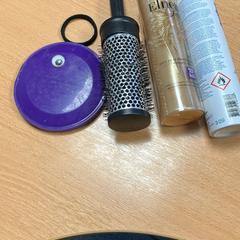 İLost kullanarak Sheraton Brussels Airport Hotel tarafından bildirildiği gibi Toilet bag, hair brush and clothes