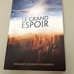 Livro, como reportado por IKEA Paris - Italie Deux utilizando o iLost