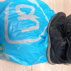Tas met kleding en schoenen, som rapportert av Pouw Vervoer ved bruk av iLost