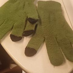 Groene handschoenen, segundo informou a iLost