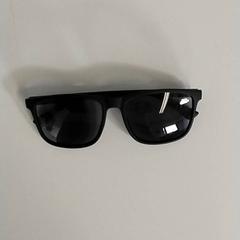Gafas de sol, segundo informou Regio Antwerpen - Brussel usando iLost