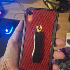 iPhone in Ferrari hoesje, jak bylo nahlášeno na iLost