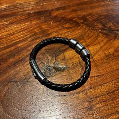 Armband 3 namen, jak bylo nahlášeno na iLost