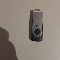 Usb 스틱 Zwart, iLost를 사용하여 Bibliotheek Neude (Utrecht)에 보고됨