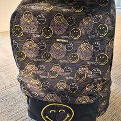 Backpack Zwart/grijs smileys, as reported by Regio Limburg - Leuven using iLost