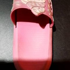 Sandalen Kinder roze, gemeldet von Apenheul über iLost