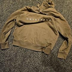 Sudadera, ha sido reportado por Van der Valk Hotel Utrecht con iLost