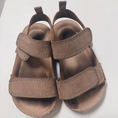 Kindersandalen, segons ha informat IKEA Hengelo mitjançant iLost