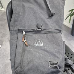 Mochila gRIJS, como reportado por Arriva Twents utilizando o iLost