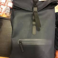 Mochila, como reportado por Qbuzz U-OV utilizando o iLost