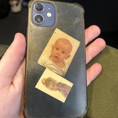 Iphone 12 donkerblauw, amint azt az iLostnak jelentették.
