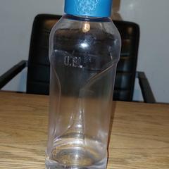 Heldere waterfles, iLost'a bildirildiği gibi
