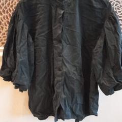 Blusa Zwart, gisa salatu by Van der Valk Hotel Gorinchem iLost erabiliz