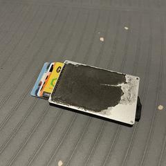 cardholder, jak bylo nahlášeno na iLost