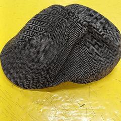 Béret Gris - taille 57, a été signalé par IKEA Lille utilisant iLost