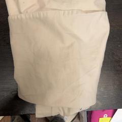 바지 beige, iLost를 사용하여 Attractie- & Vakantiepark Slagharen에 보고됨