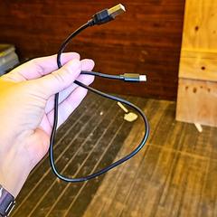 Cable Usb A/ Usb C, segons ha informat Into The Great Wide Open mitjançant iLost