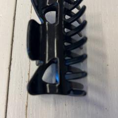 Hair clip, as reported by HTM using iLost