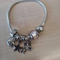 Pulseira, como reportado por IKEA Dijon utilizando o iLost