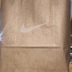 Purchase nike, jak nahlášeno Designer Outlet Roermond pomocí iLost