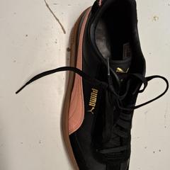 Shoe Zwart Puma, as reported by Avonturenpark Hellendoorn using iLost