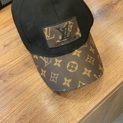Gorra de beisbol, segons ha informat MEININGER Hotel Marseille Centre la Joliette mitjançant iLost