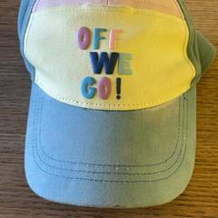 Baseball cap, as reported by MEININGER Hotel Berlin East Side Gallary using iLost