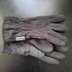zwarte handschoenen، كما تم الإبلاغ عنه عبر iLost
