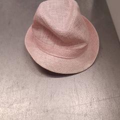 모자 Rosa, iLost를 사용하여 IKEA Linköping에 보고됨
