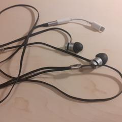 Oortjes, Dr. Dre UrBeats In-Ear Stereo Earbud, som rapporterats till iLost